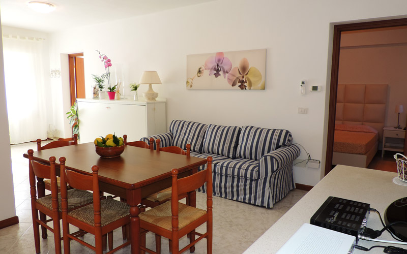 Wohnzimmer der Wohnung Orchidea